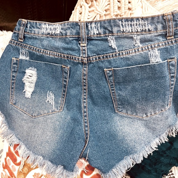 Impressions Cut Off Distressed Ripped Daisy Duke Denim Shorts - Picture 3 of 3